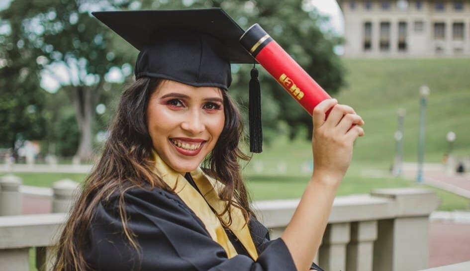 graduated216f9a3-5181-4245-b764-2b4fd8eb56c0.tmb-card-l